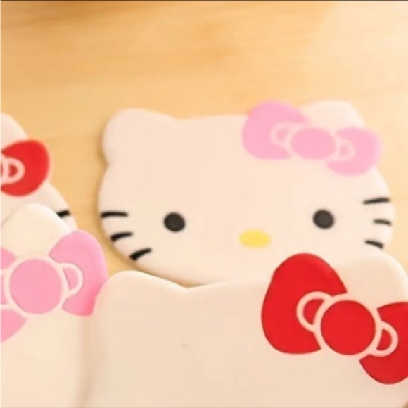Hello Kitty Silicone 4pk Coaster Set - Picture 4 of 5